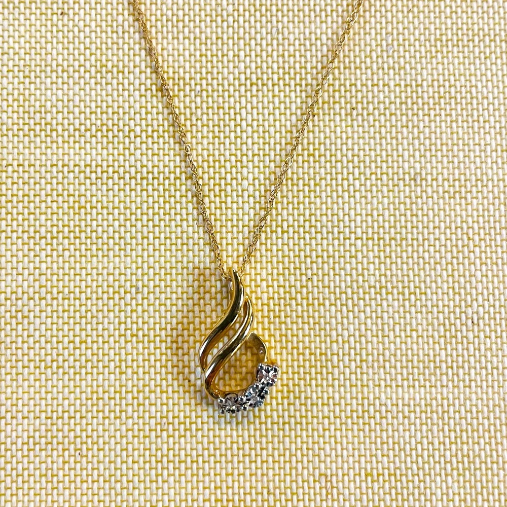 NWT 14k Gold Pendant necklace